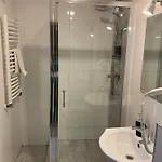 Wakacyjna Wioska Ngo 20m Od Suntago Frühstückspension Mszczonów