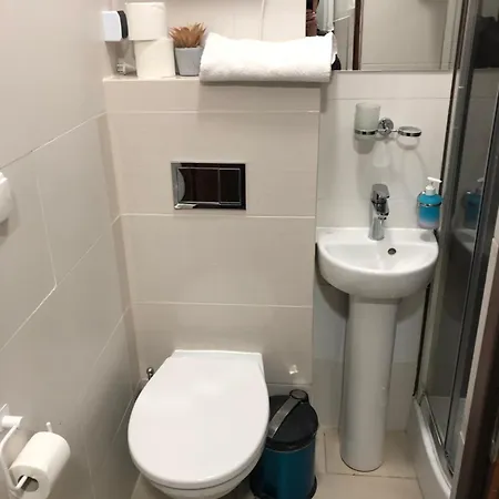 Bed & Breakfast Wakacyjna Wioska Ngo 20m Od Suntago Mszczonow