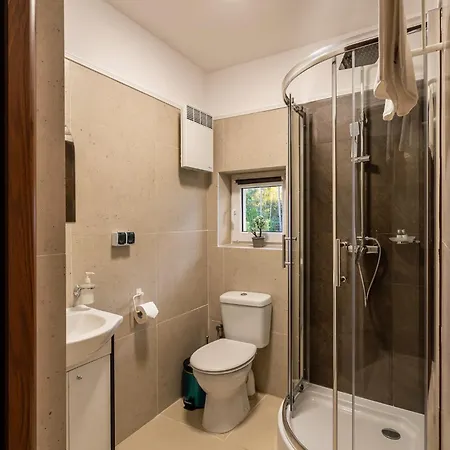 Wakacyjna Wioska Ngo 20m Od Suntago Bed and breakfast 3*