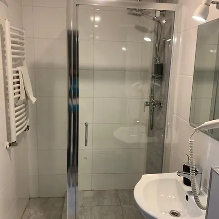 Wakacyjna Wioska Ngo 20m Od Suntago Bed and breakfast Mszczonów