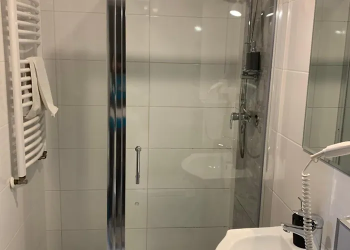 Wakacyjna Wioska Ngô 20m Od Suntago Nocleg ze śniadaniem Mszczonów